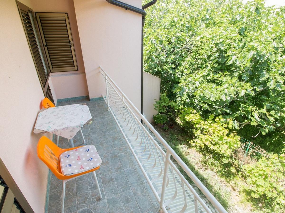 Apartments & Rooms Nikica Baska  Exterior photo