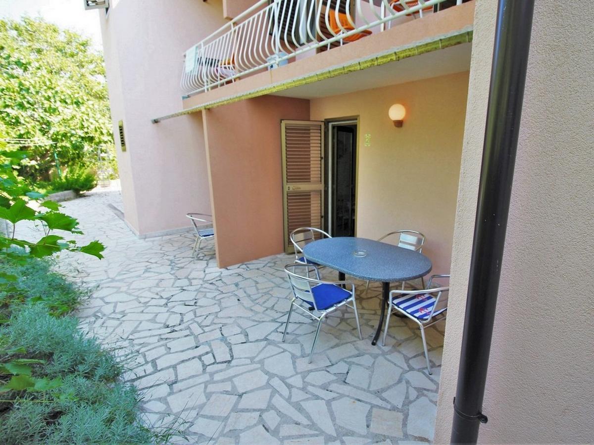 Apartments & Rooms Nikica Baska  Exterior photo